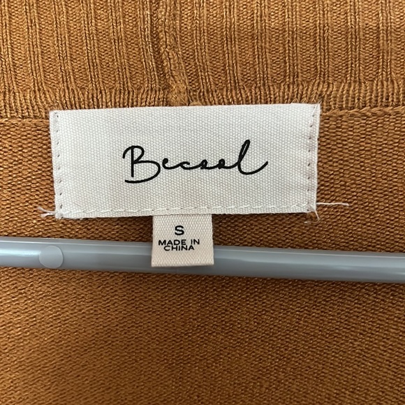 Cardigan - Picture 2 of 5